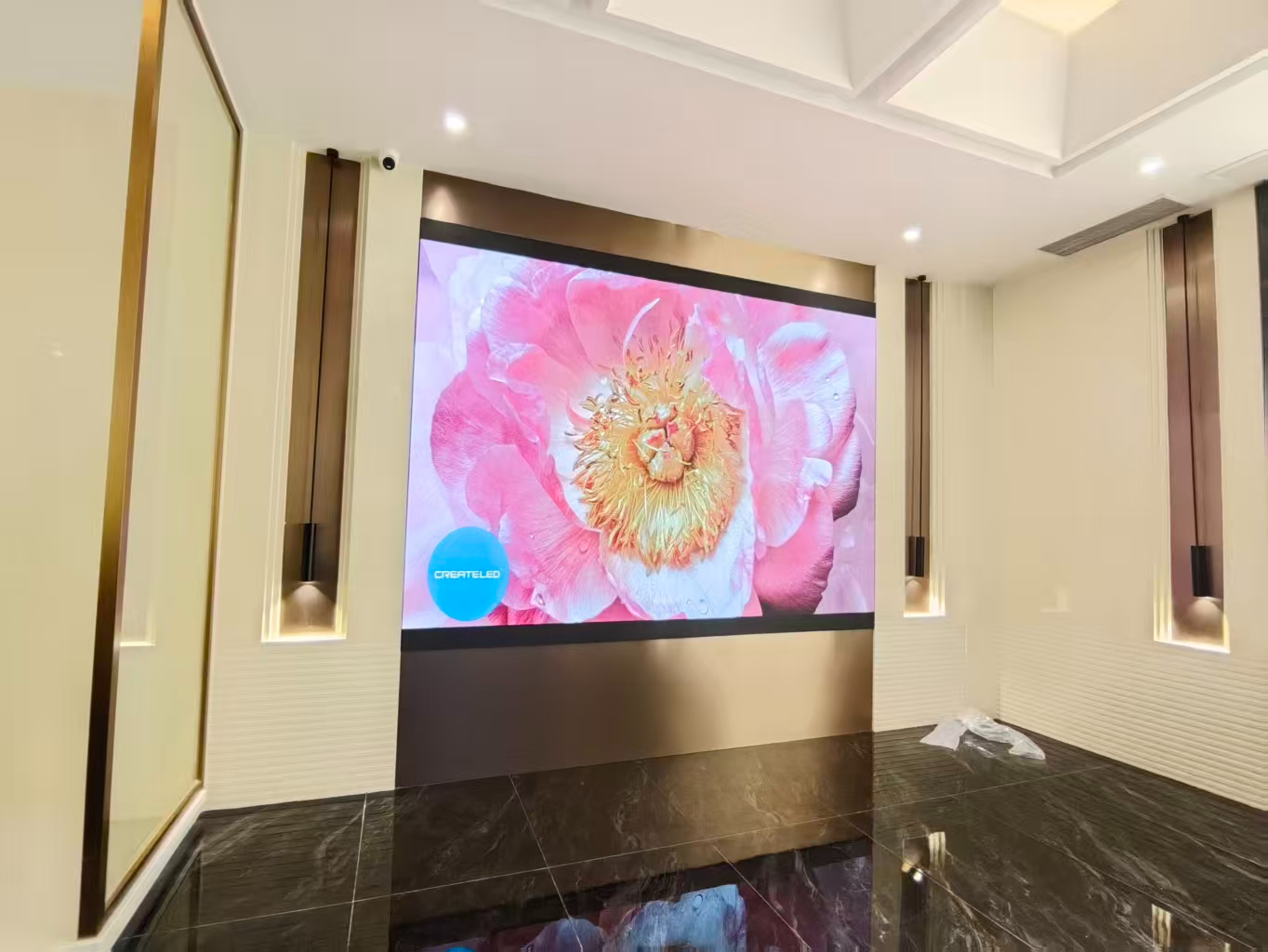 长沙雨花某房产接待大厅LED显示屏